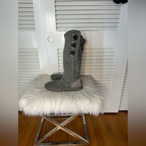 Women’s Size: 9 Gray Sweater/Knit Ugg Boots Box Included.